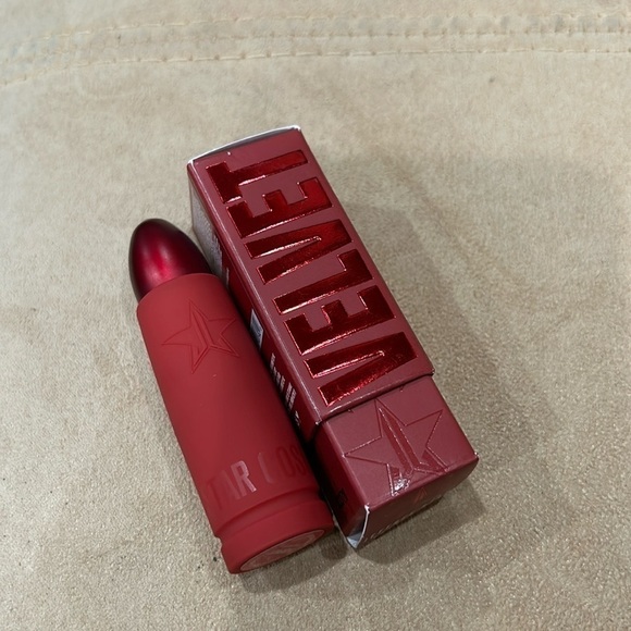 RARE JEFFREE STAR HOLIDAY VELVEL TRAP LIPSTICK- ENTRAPMENT Red New in box - Picture 2 of 5